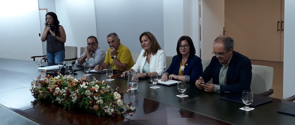 Foto 2. Reunión alcaldes línea tren Osuna-Pedrera